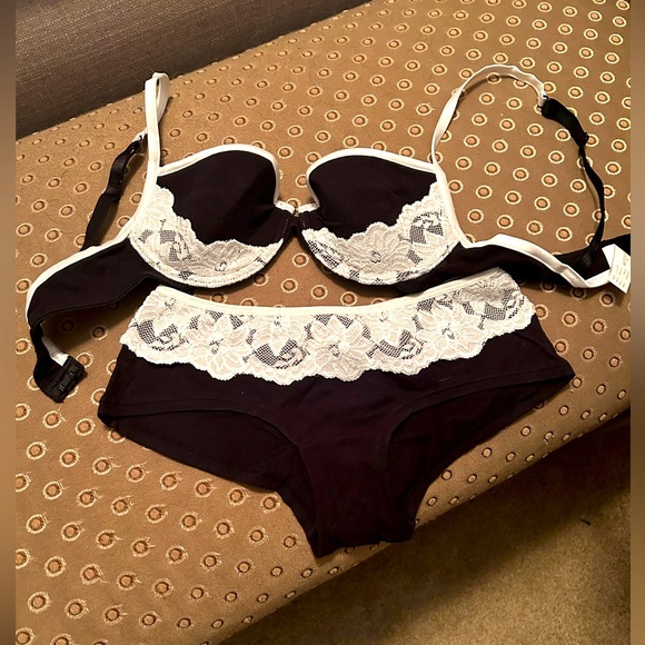 Virgillian Bra and Panty Set Bra:32B Panty:Small Cotton blend for for comfort - Picture 3 of 12